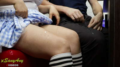 Mladá školáčka honí spolužiakovi na domácej práci-xsanyAny